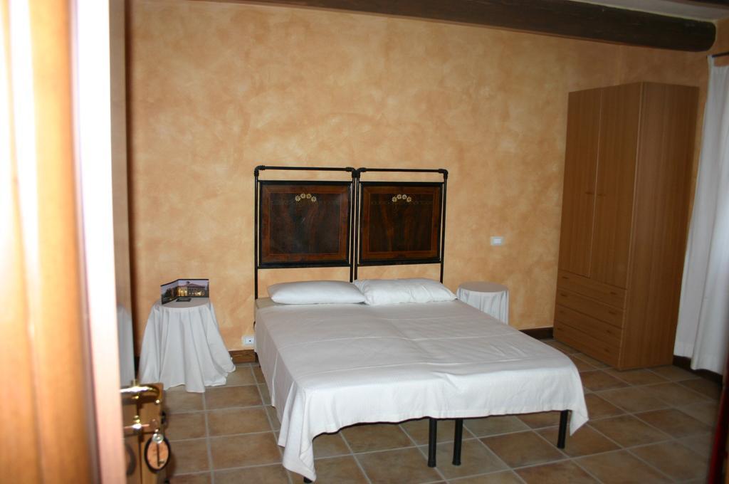 Agriturismo Monastero Di San Biagio نوسيرا أومبرا الغرفة الصورة